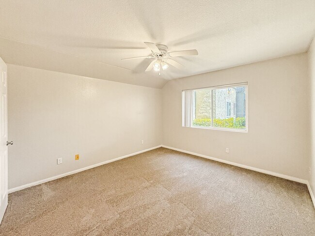 Photo - Gorgeous 1B/1BA Condo w/ Washer/Dryer, Walk-In Closet & Resort-Style Amenities!
