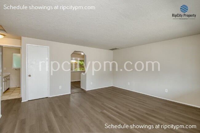 Photo - 126 NE Liberty Ave Apartamento