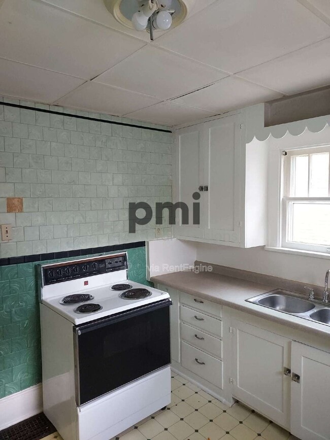 Photo - 2143 E Wood St