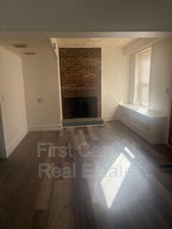 Photo - 1800 Market St