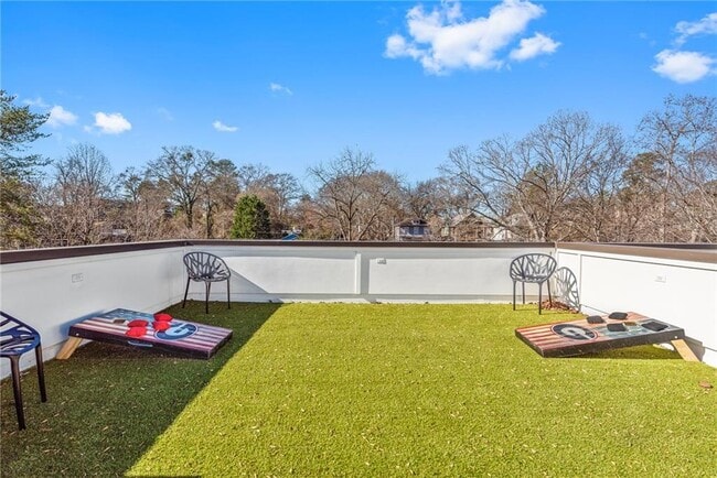 Photo - 2424 Memorial Dr SE