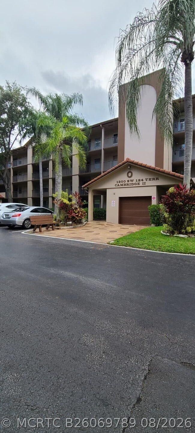 Building Photo - 1200 SW 124th Terrace Unit 105-O