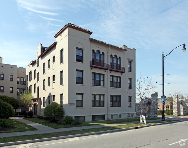 University Court Apartment