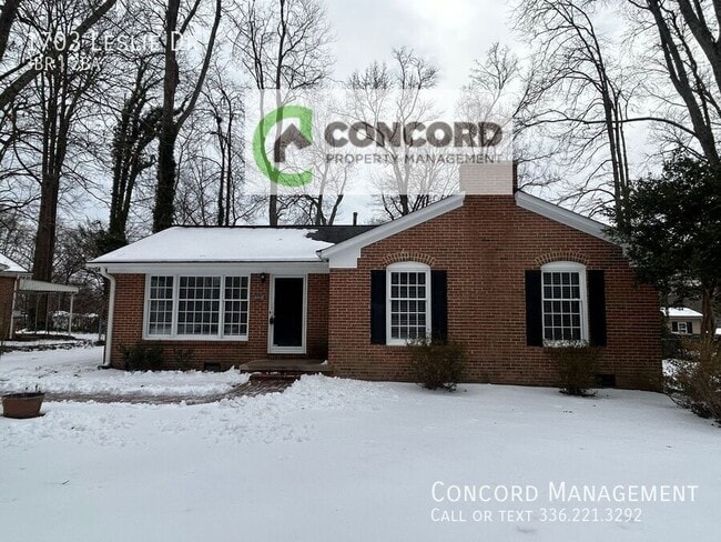 Building Photo - 1703 Leslie Rd