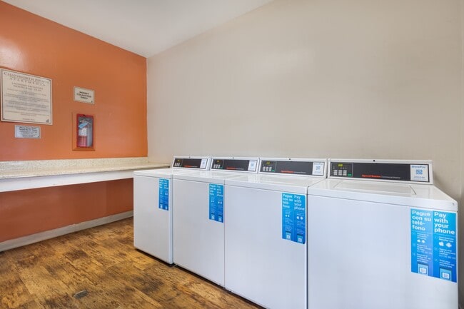 Chatsworth Pointe Apartment Homes