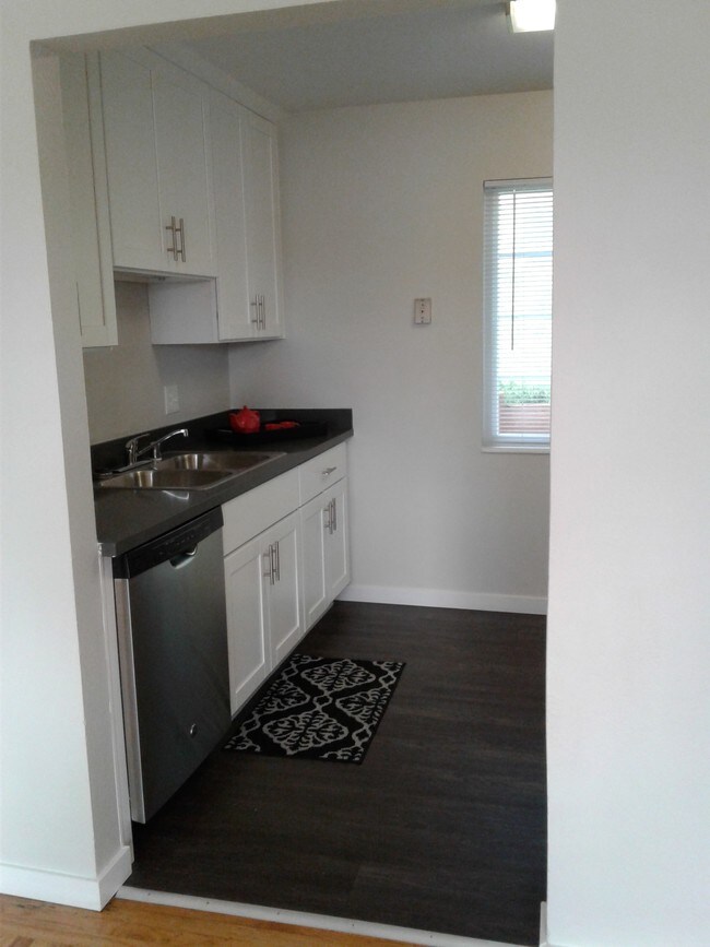 Photo - Mission Blvd. Apartments