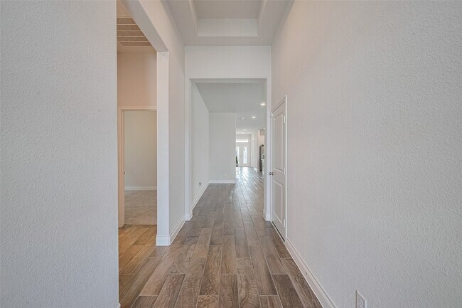 Photo - 6906 Montclair Colony Trl