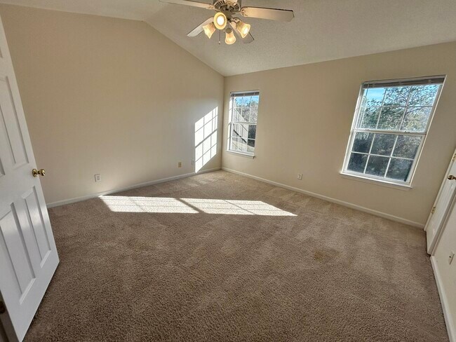 Photo - 282 Swaying Pine Ct