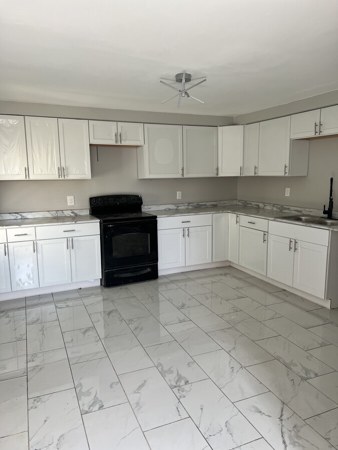 Photo - 913 S Hinde St