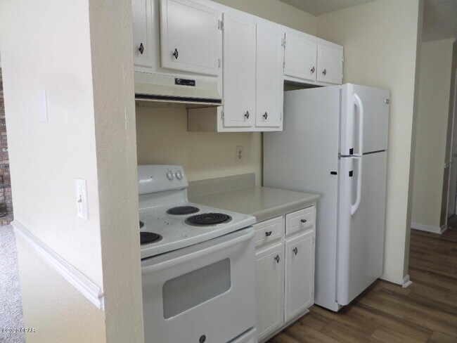 Photo - 3727 Greentree Pl