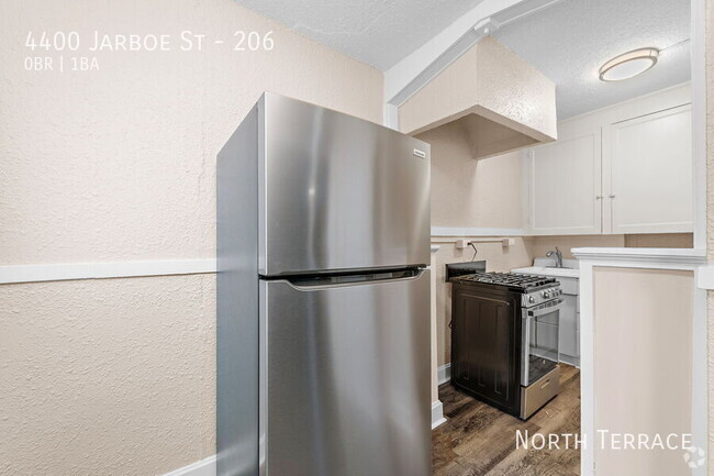 Building Photo - Cute, Spacious Studio Close to the Plaza Unit 206 Rental