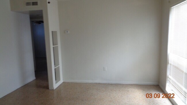 Photo - 2 Bed/ 1.5 Bath Home with Bonus Room