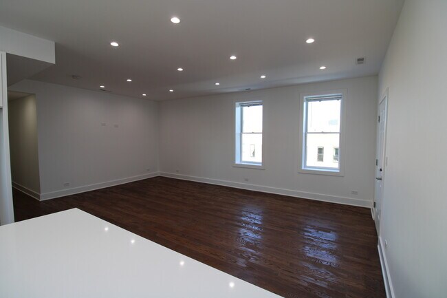 Photo - 1440 N Milwaukee Ave Unit 4