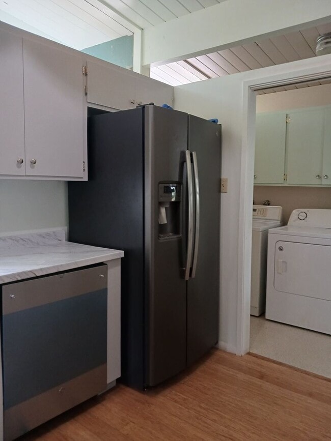 Photo - Duplex for RENT!