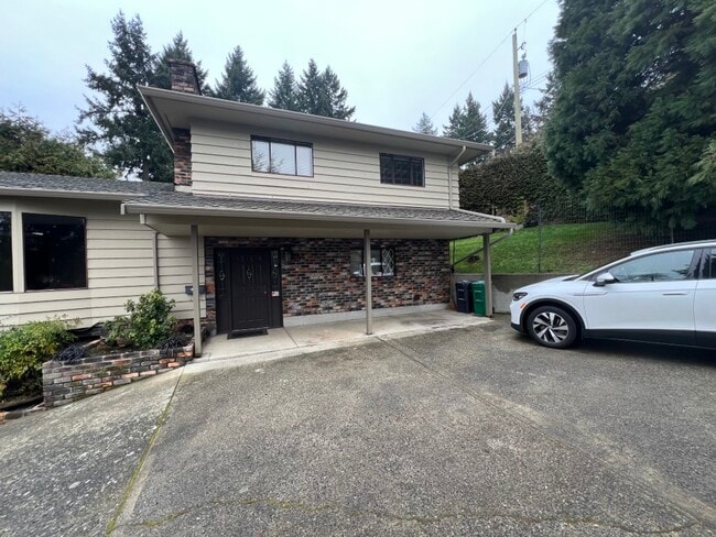 Photo - 1652 King John Way