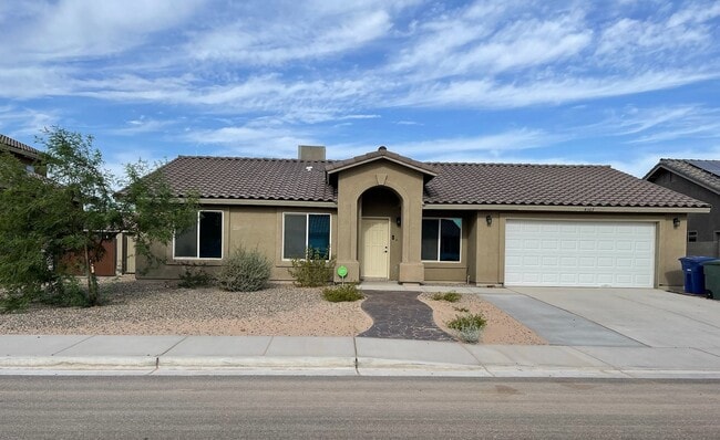 Building Photo - SOLAR 4 bedroom, 2 bath for Rent Rental
