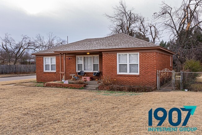 Photo - 700 NW 89th St House