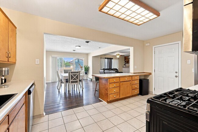 Photo - 3707 Comanche Rd NE