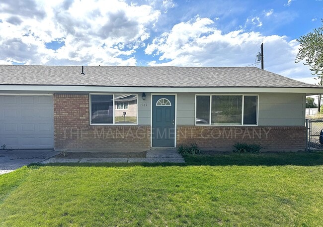 Building Photo - 1949 Alta Dr Unit 1949 Alta Drive