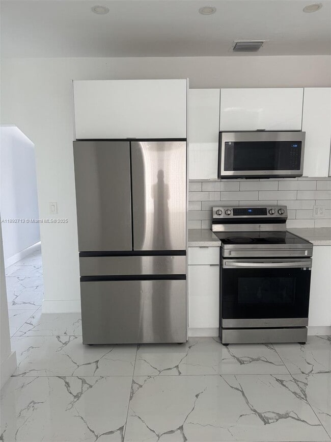 Photo - 345 SW 49th Ave