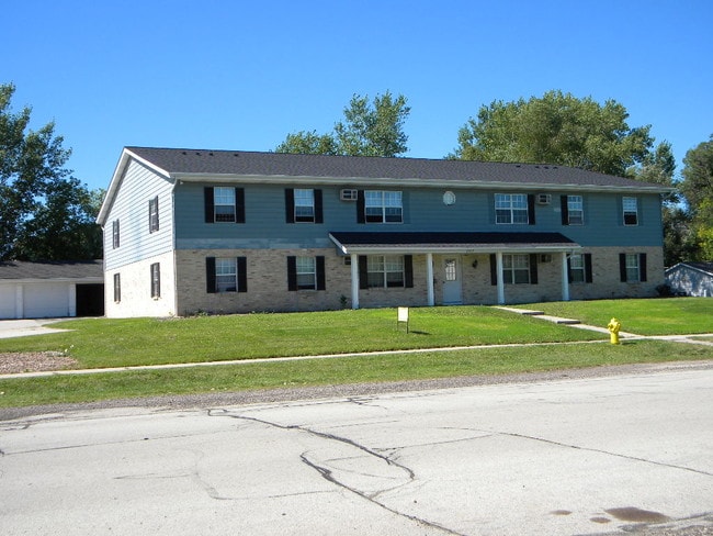 Photo - 2022 Sylvan Way