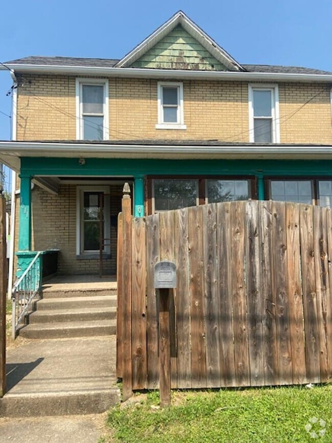 Building Photo - 2 bedroom house one block from City Park