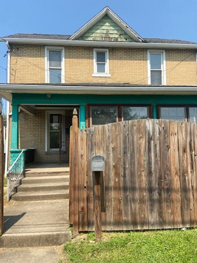 2 bedroom house one block from City Park - 2 bedroom house one block from City Park