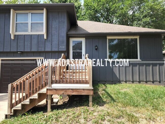 Building Photo - Beautiful Spacious Duplex in Paola-Availab... Rental