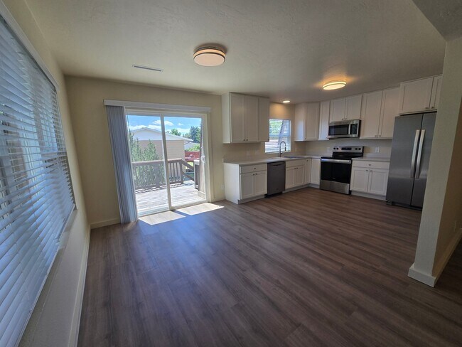 405 N 16th Ave Unidad B