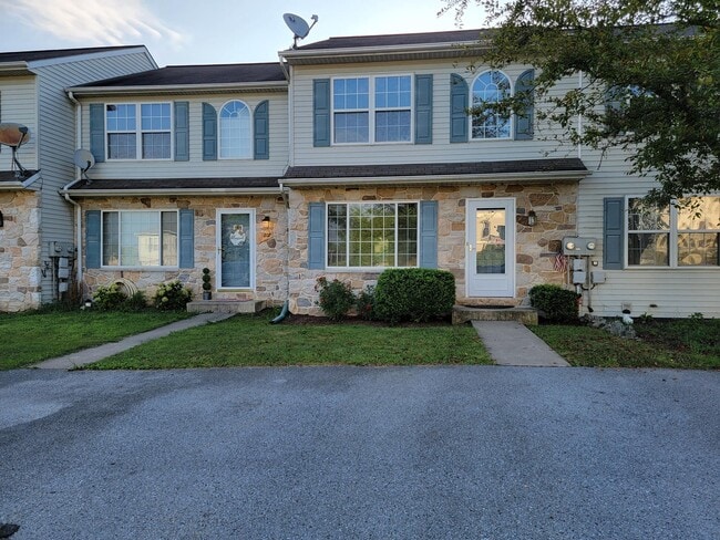 Photo - 205 Riders Way