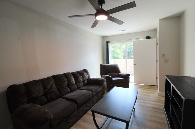 Photo - 1408 Bradley Dr