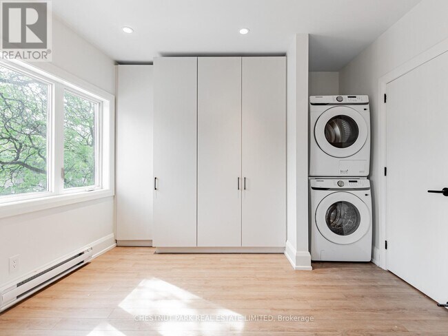 Photo - 2528 Yonge St Unit 4