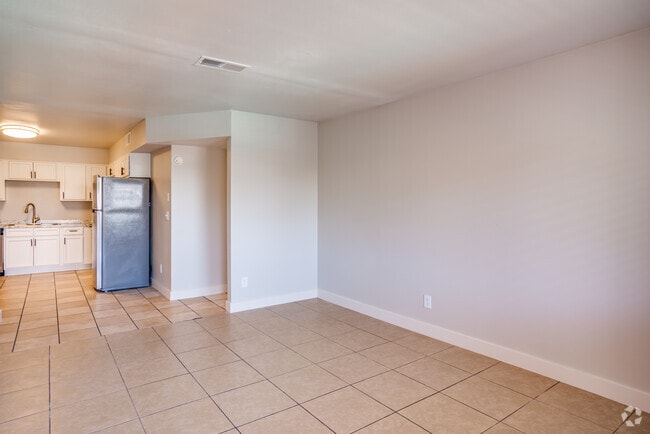 2 BR, 2 BA - 756SF