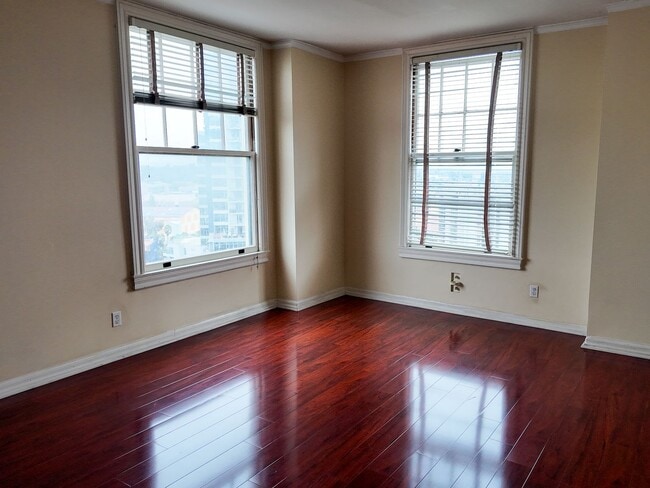 Photo - 702 Ash St Unit 903