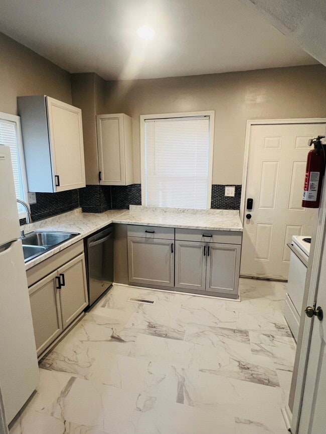 Cocina - 242 N 8th St