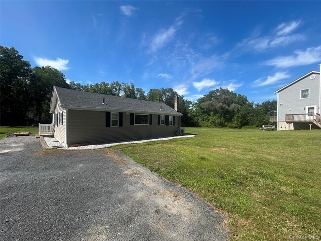 Building Photo - 980 Lakes Rd Rental