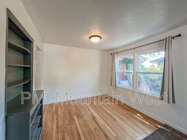 Photo - 872 N Main St Unit A