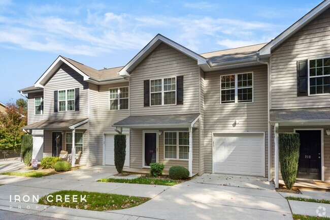 Building Photo - Cozy Three-Bedroom Townhome in South Ashev...