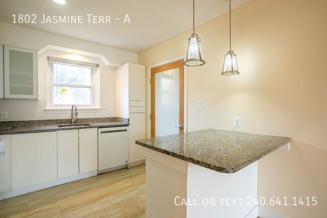 Photo - 1802 Jasmine Terrace