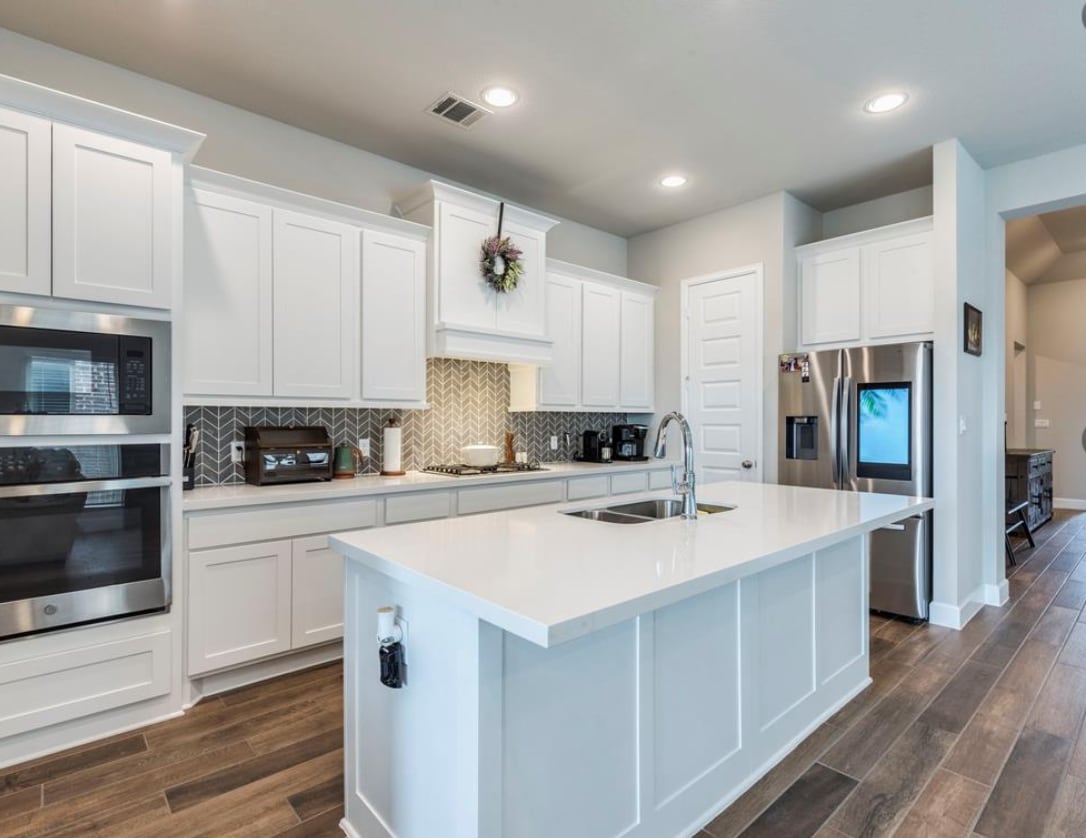 Photo - 114 Chinaberry Bnd