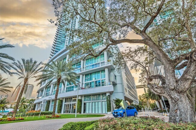 Building Photo - 92 SW 3rd St Unit 1507 Rental