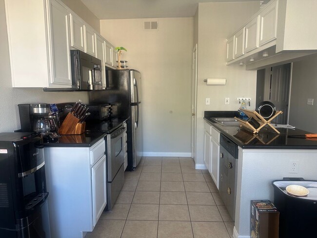 Photo - 2900 Sunridge Heights Pkwy Unidad 1227