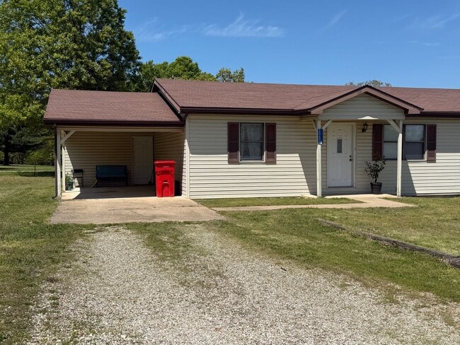 Photo - Cozy 2 Bedroom Duplex!