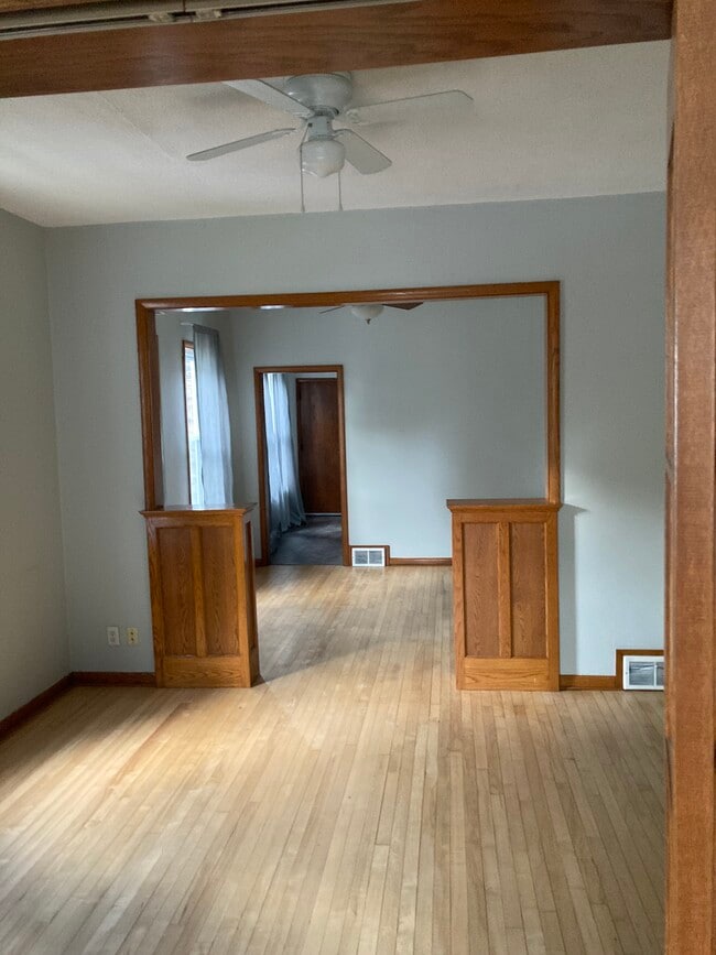 Photo - 712 6th St NE Unit Lower