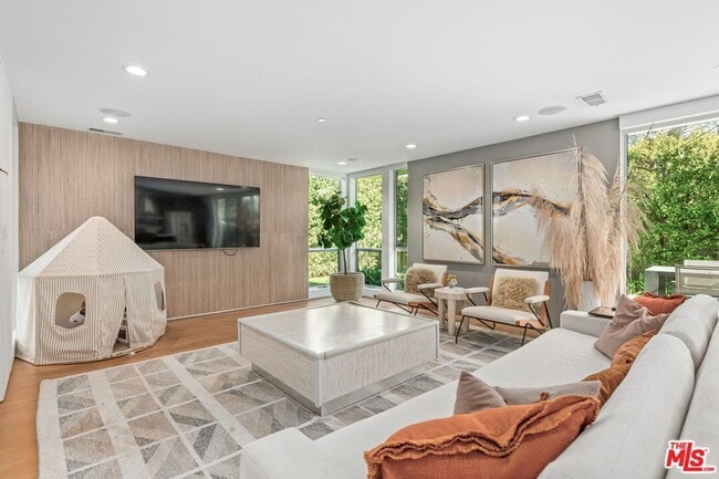 Photo - 2736 Armacost Ave