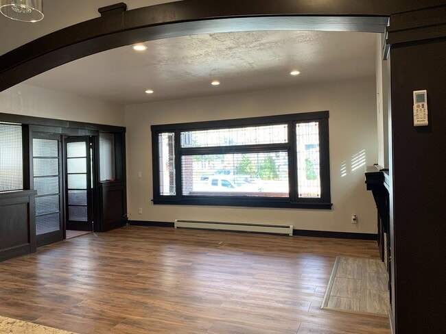 Building Photo - Newly Remodeled One Bedroom in The Avenues... Unit 1 Rental