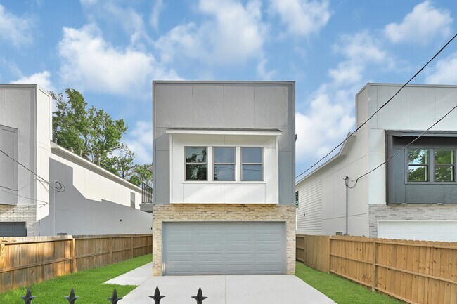 Photo - 90 Burress St