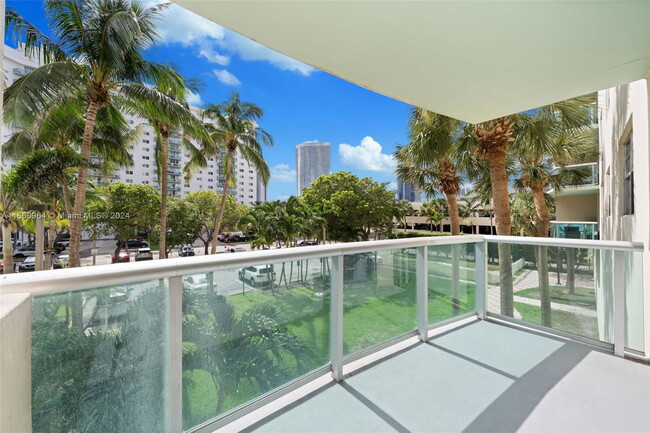 Photo - 19390 Collins Ave Condominio Unidad 208