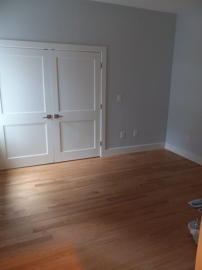 Building Photo - 293 Rindge Ave