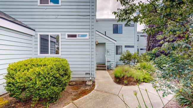 Photo - Serene 2 Bedroom 2 Bath Townhome in Windsor, CA with Carport Included!